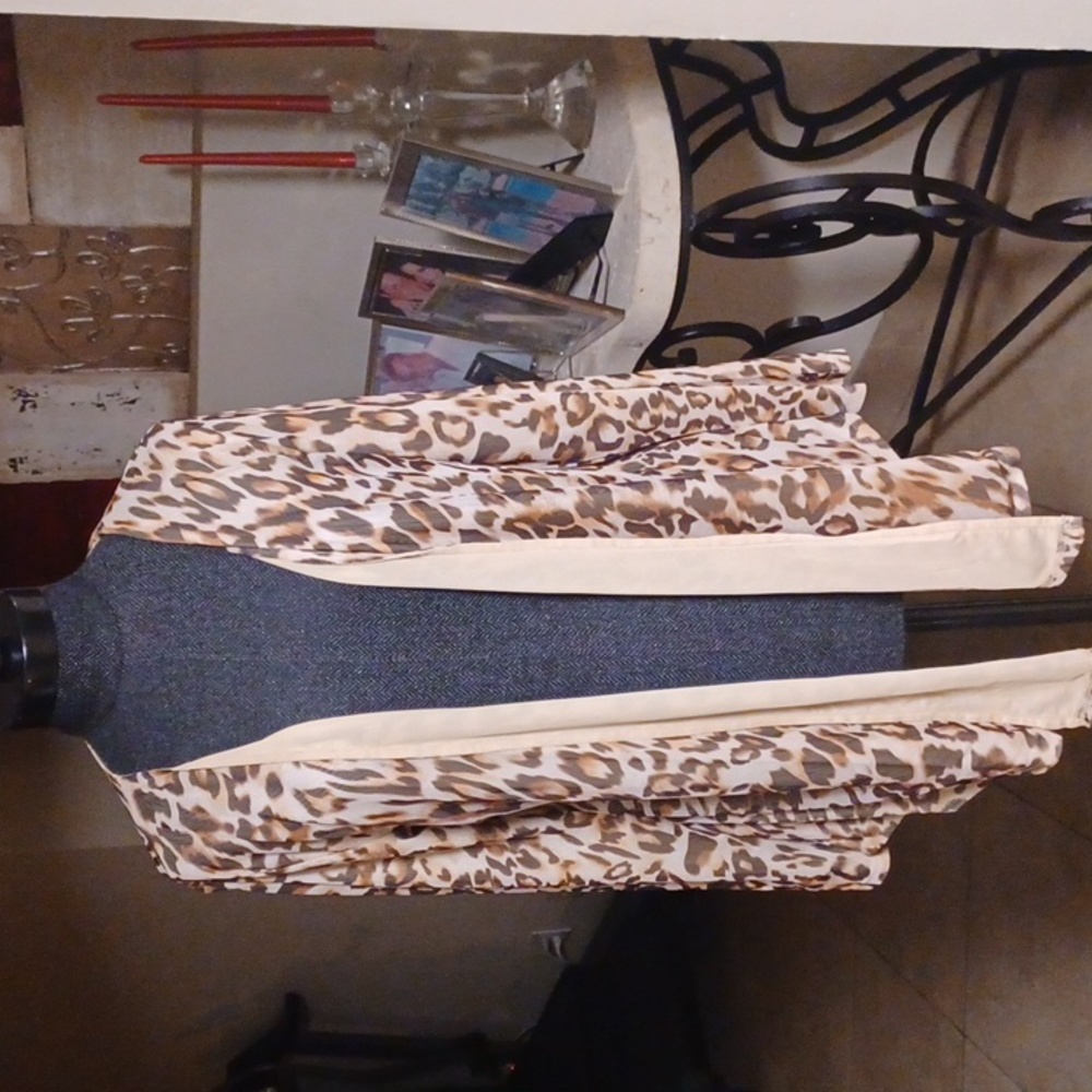 Chicos Top - Picture 4 of 6